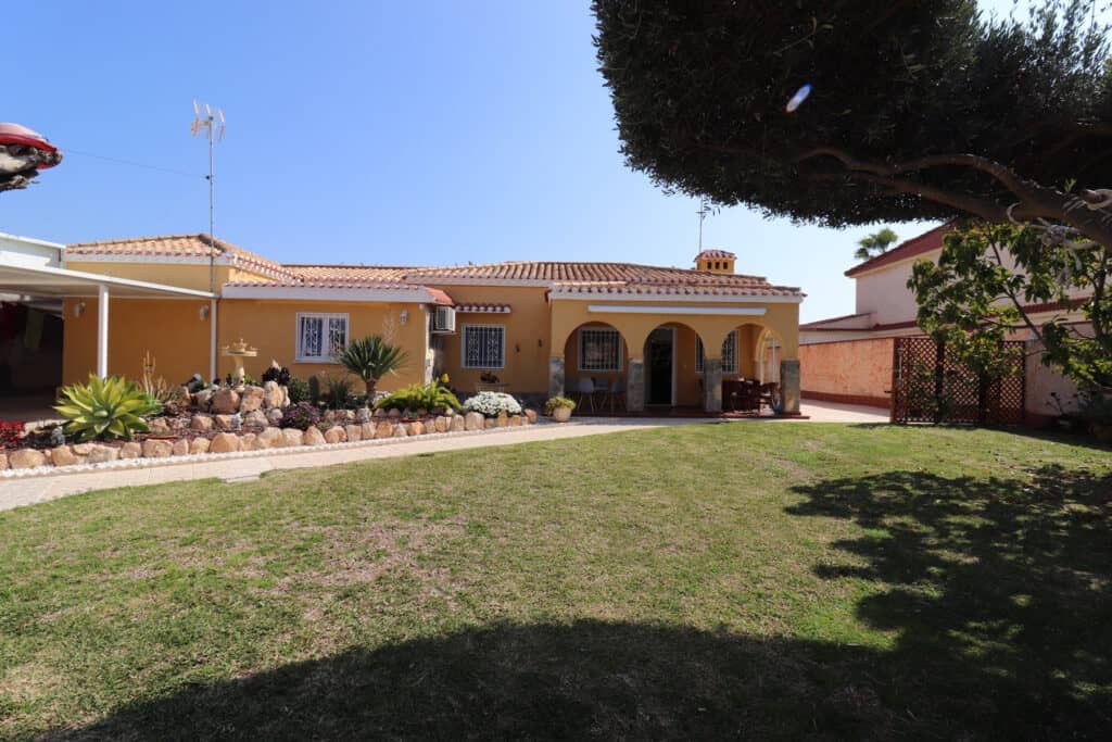 Villa for sale in Torrevieja