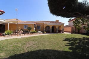 Villa for sale in Torrevieja
