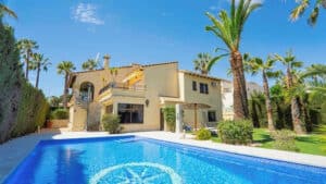 Villa for sale in Villamartin