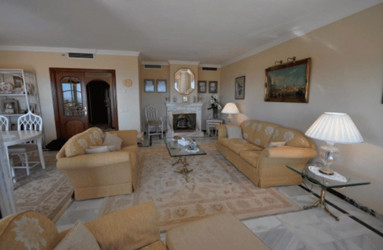 villa for Sale in La Duquesa