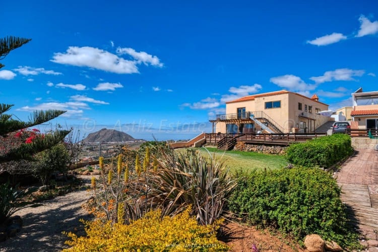 villa for Sale in San Miguel De Abona