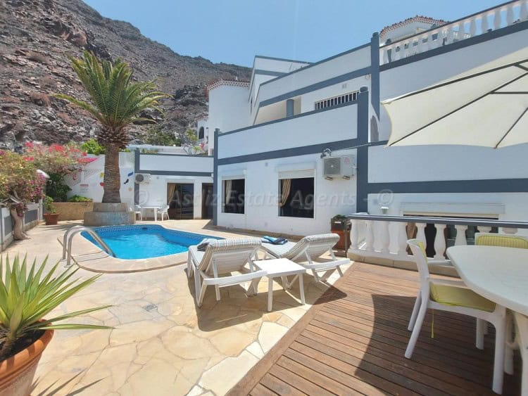villa for Sale in Club One