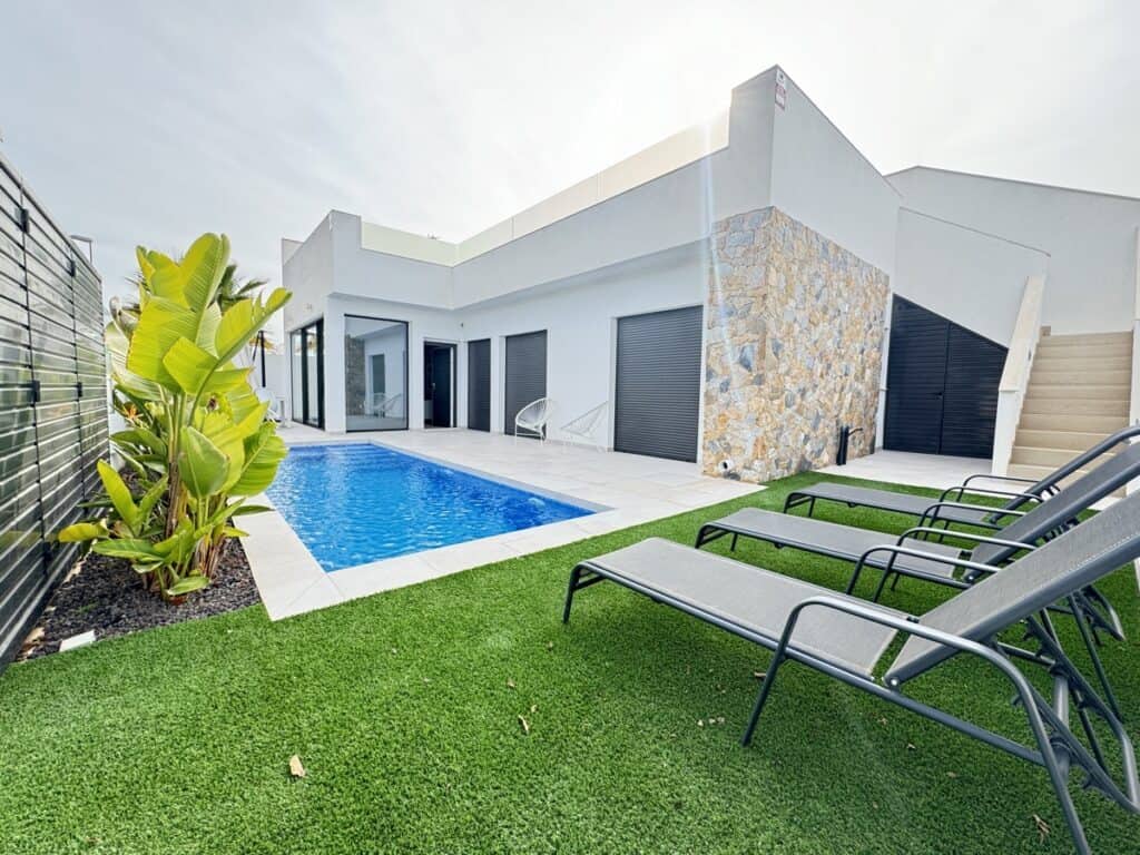 Villa for Sale in Pilar de la Horadada