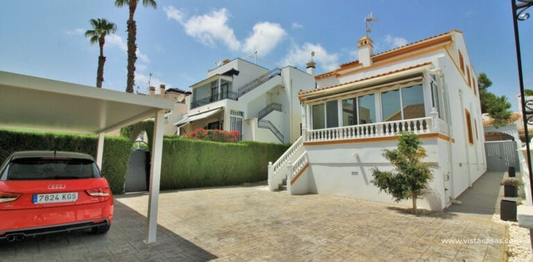 Villa for Sale in Villamartin