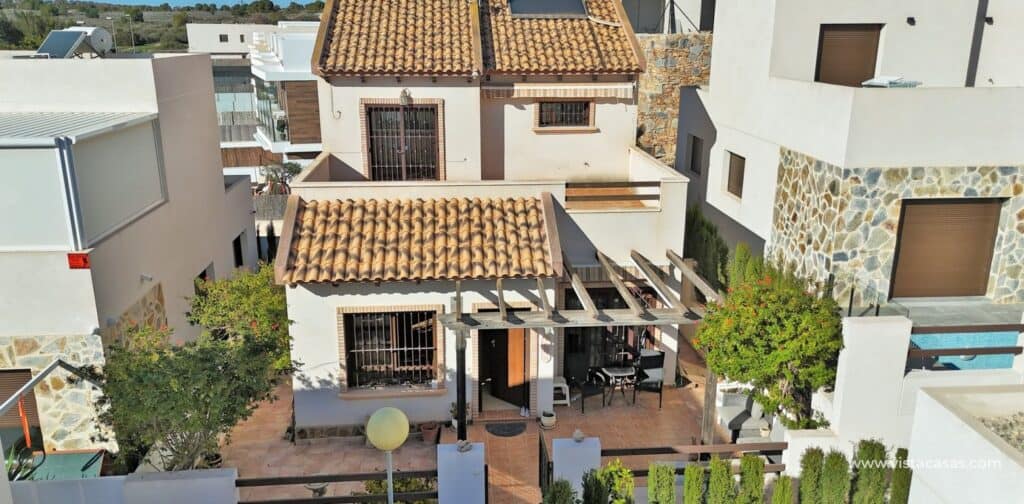 Villa for Sale in Villamartin