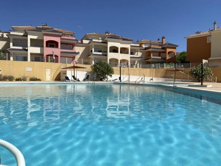 apartment for Sale in Altaona Golf and Country Village