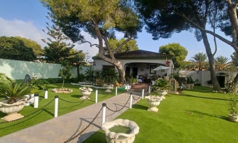 Villa for Sale in Cabo Roig