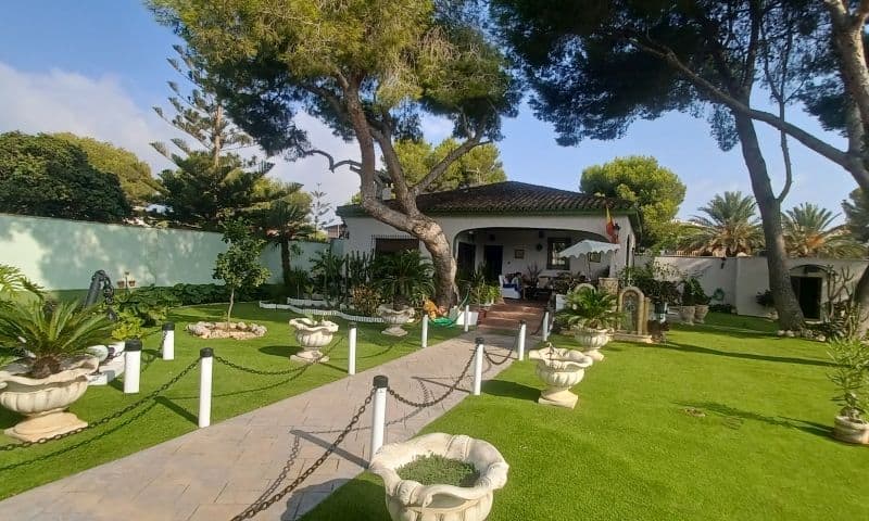 Villa for Sale in Cabo Roig