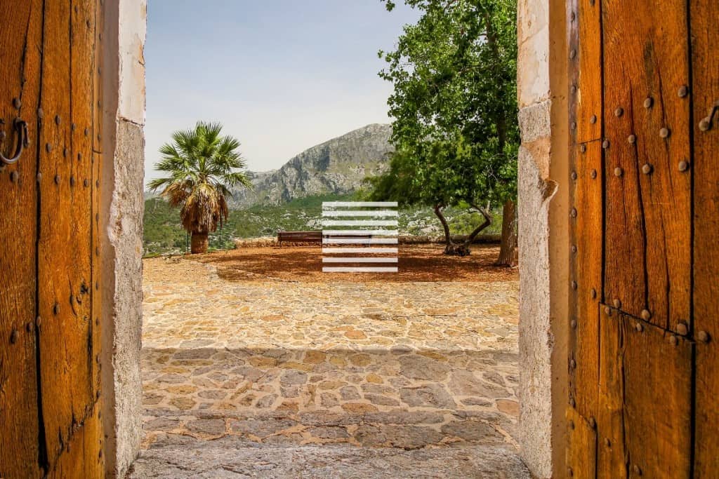 Country House for Sale in Escorca