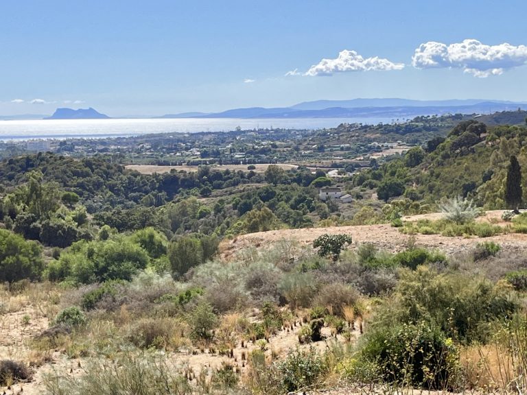 Plot for sale in Estepona