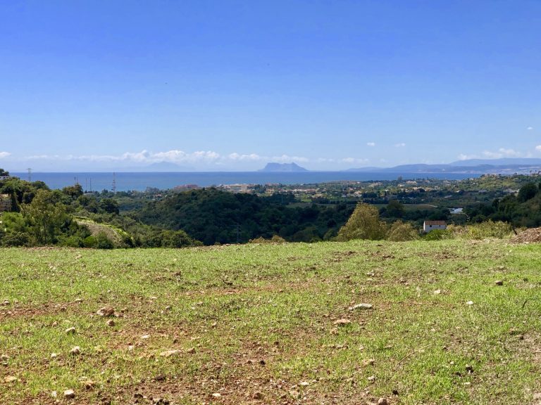 Plot for sale in Estepona